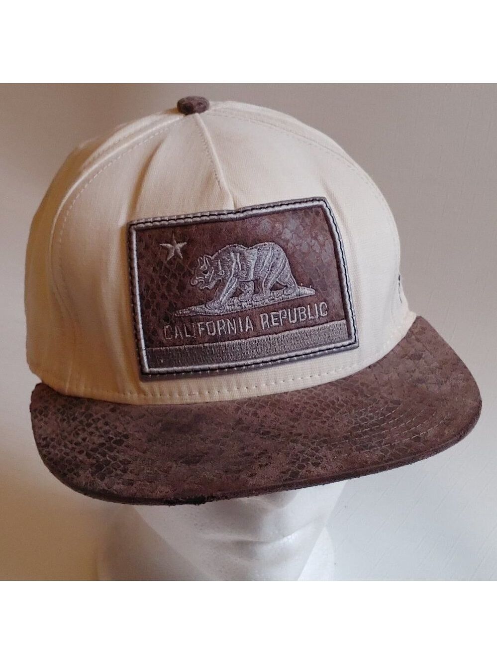 CALIFORNIA REPUBLIC SNAP BACK Ball CAP Cream and Snake Skin